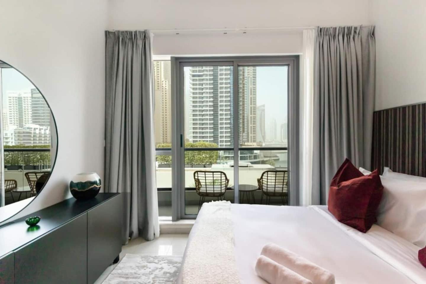 Luxurious 1 Bedroom Apartment In The Dubai Marina! Dış mekan fotoğraf